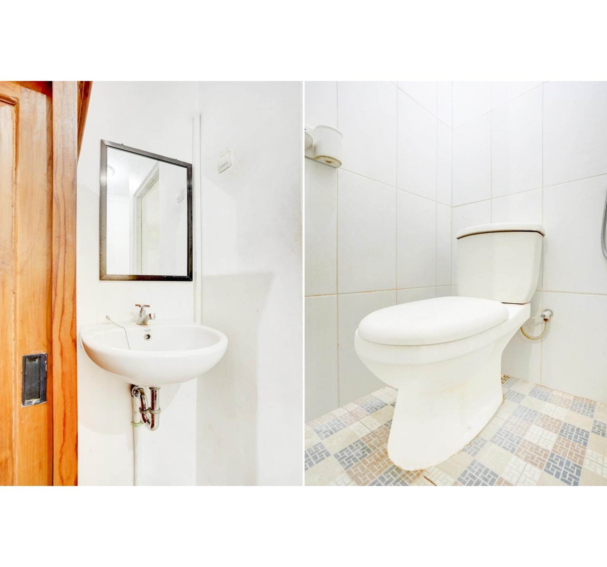 Super Oyo 3702 Homestay Bougenville Syariah Lamongan Экстерьер фото